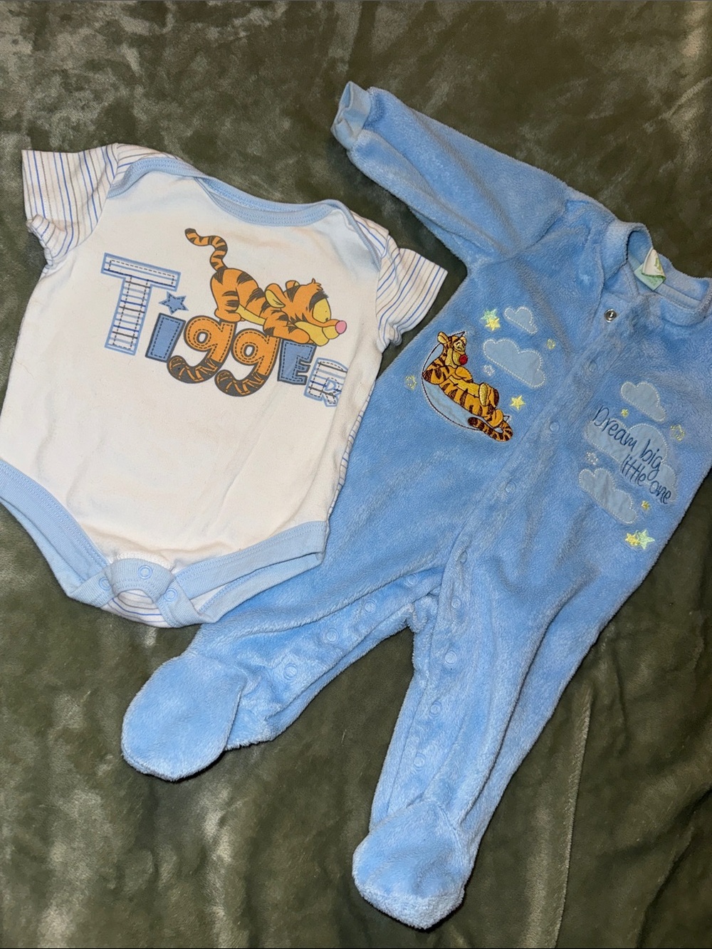 3-6m VTG Disney Tigger Blue Baby One-Piece & Footed Sleeper, onsie